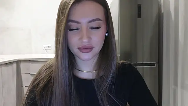 Snapshot of Cinderella____ chatting on 12.13.24 Cinderella online show from 12.13.24