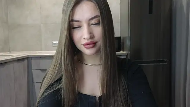 Snapshot of Cinderella____ chatting on 12.19.24 Cinderella online show from 12.19.24