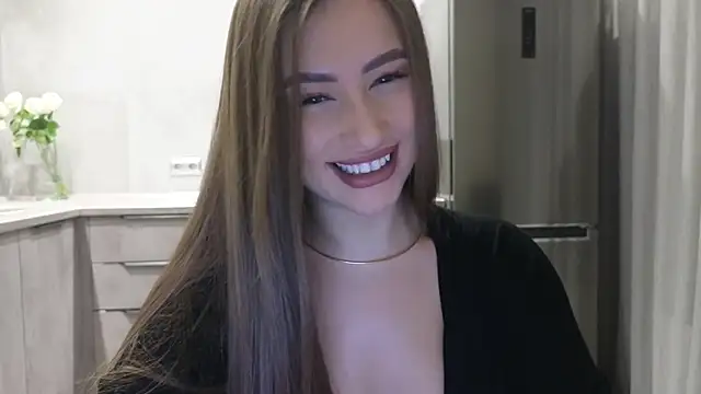 Snapshot of Cinderella____ chatting on 12.25.24 Cinderella online show from 12.25.24