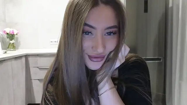 Snapshot of Cinderella____ chatting on 01.20.25 Cinderella online show from 01.20.25