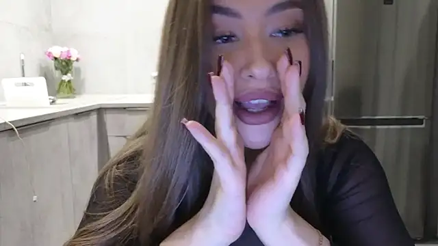 Snapshot of Cinderella____ chatting on 01.22.25 Cinderella online show from 01.22.25