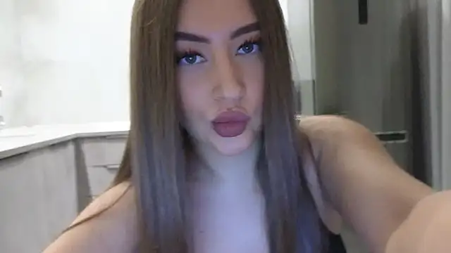 Snapshot of Cinderella____ chatting on 01.28.25 Cinderella online show from 01.28.25