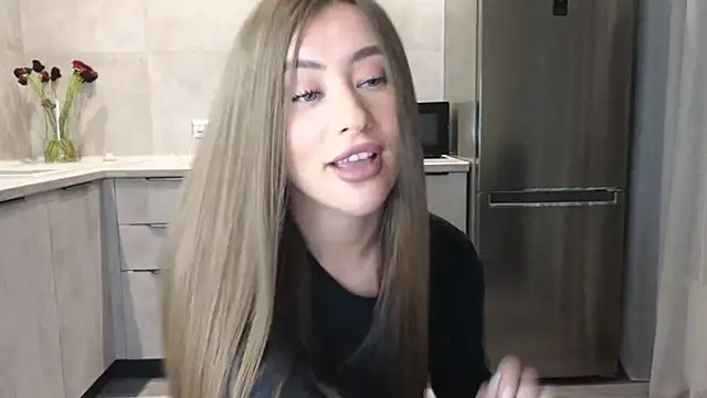 Snapshot of Cinderella____ chatting on 02.20.25 Cinderella online show from 02.20.25