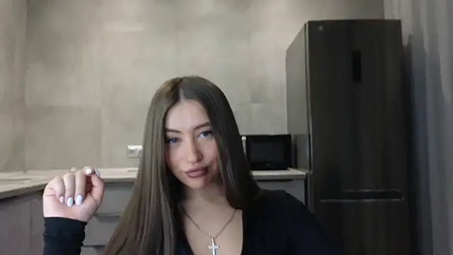 Snapshot of Cinderella____ chatting on 02.21.25 Cinderella online show from 02.21.25