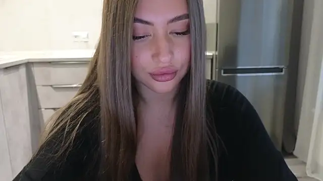 Snapshot of Cinderella____ chatting on 03.04.25 Cinderella online show from 03.04.25