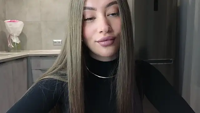 Snapshot of Cinderella____ chatting on 03.04.25 Cinderella online show from 03.04.25