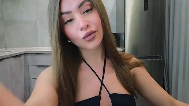 Snapshot of Cinderella____ chatting on 03.16.25 Cinderella online show from 03.16.25