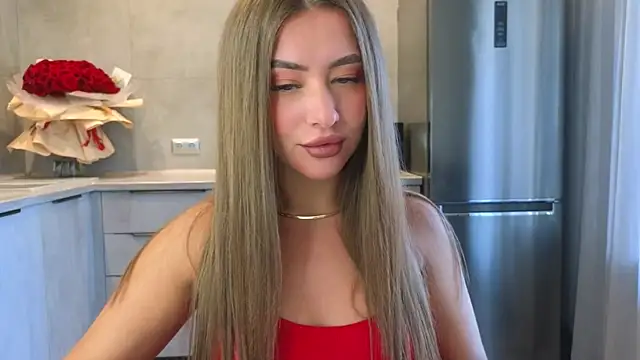 Snapshot of Cinderella____ chatting on 03.22.25 Cinderella online show from 03.22.25