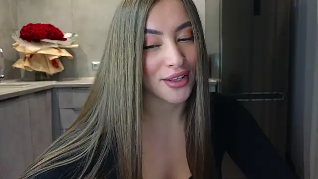 Snapshot of Cinderella____ chatting on 03.22.25 Cinderella online show from 03.22.25