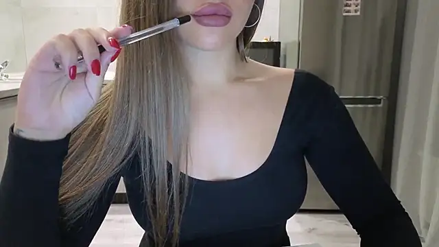 Snapshot of Cinderella____ chatting on 09.27.25 Cinderella online show from 09.27.25