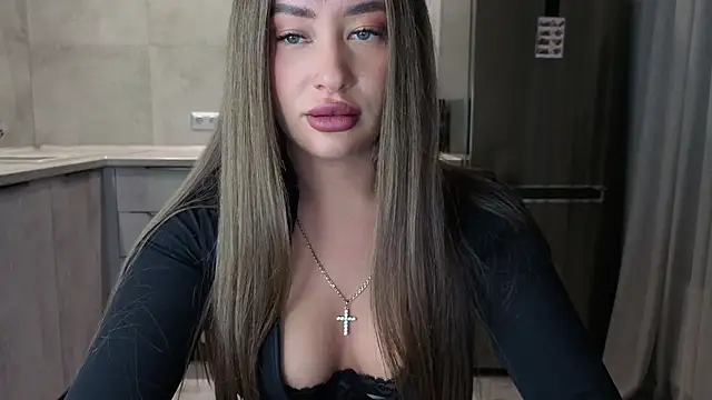 Snapshot of Cinderella____ chatting on 10.22.25 Cinderella online show from 10.22.25