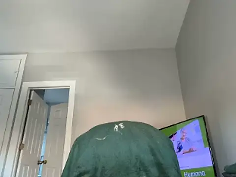 ChiRaqb8 online show from 10.31.25