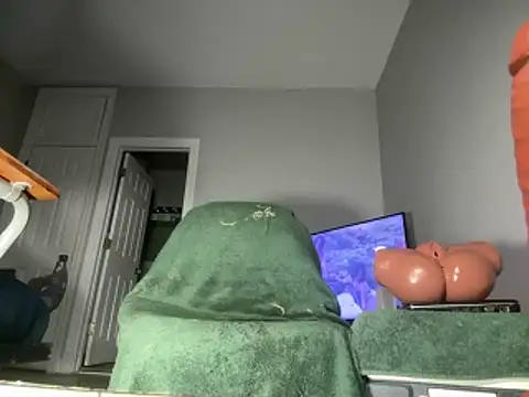 ChiRaqb8 online show from 03.31.26