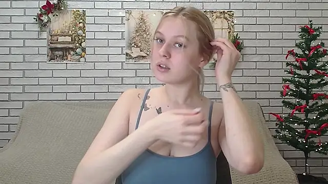 EmiliaDuchess online show from 12.19.24