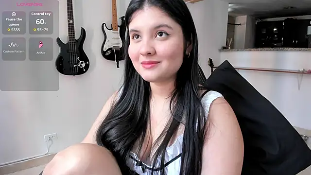 Snapshot of lilpervertgirl chatting on 11.08.25 lilpervertgirl online show from 11.08.25