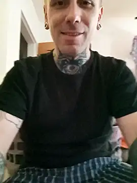 Snapshot of Schabernack1990 chatting on 02.28.25 Schabernack1990 online show from 02.28.25