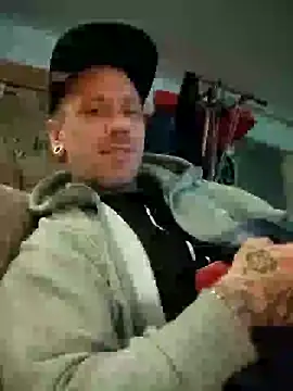 Snapshot of Schabernack1990 chatting on 03.17.25 Schabernack1990 online show from 03.17.25