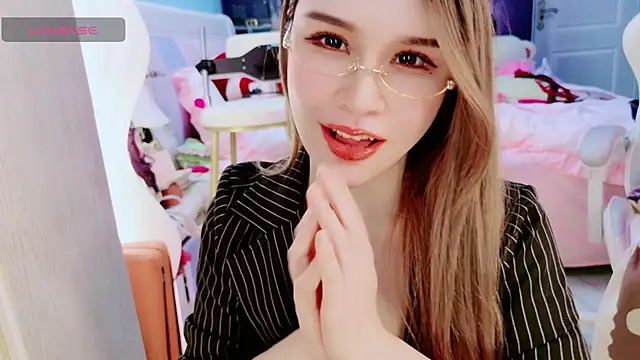 HU131452 online show from 12.10.24