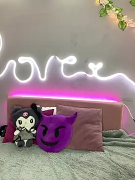 YouliteSllut2 online show from 03.05.25