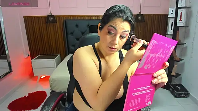 Snapshot of MEYLAGIA chatting on 02.21.26 MEYLAGIA online show from 02.21.26