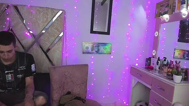 parejacaliente20154 online show from 12.03.25