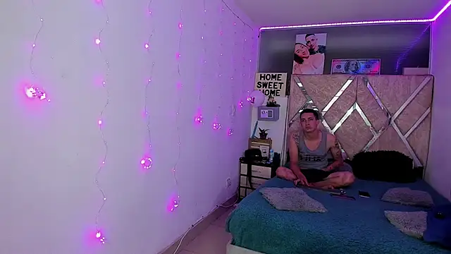 parejacaliente20154 online show from 02.24.26