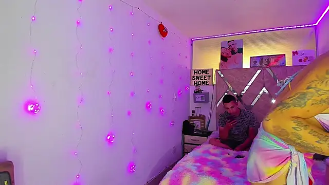 parejacaliente20154 online show from 03.06.26