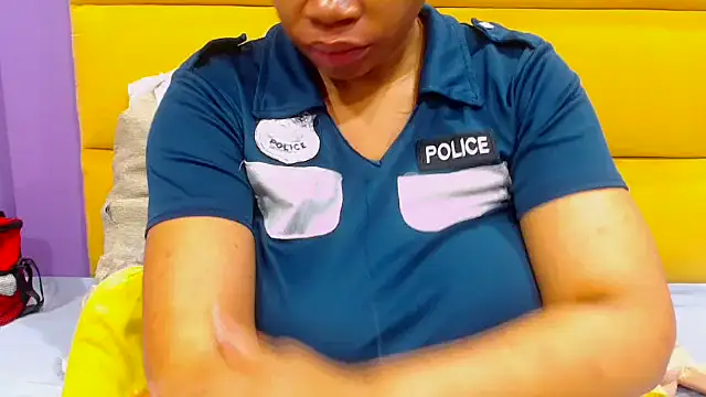 YELLOWBUSTYMELLONS online show from 10.01.25