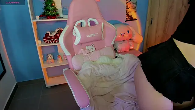 Snapshot of Artic_love chatting on 01.25.25 Artic love online show from 01.25.25