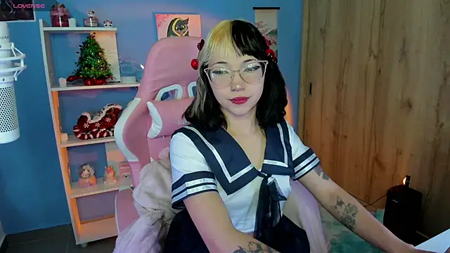 Snapshot of Artic_love chatting on 01.28.25 Artic love online show from 01.28.25