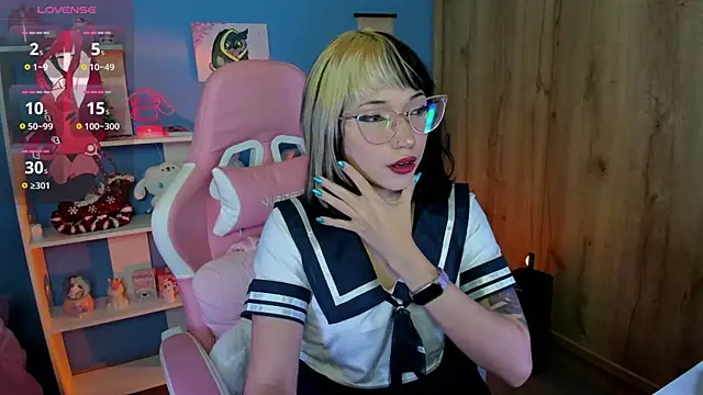 Snapshot of Artic_love chatting on 02.06.25 Artic love online show from 02.06.25