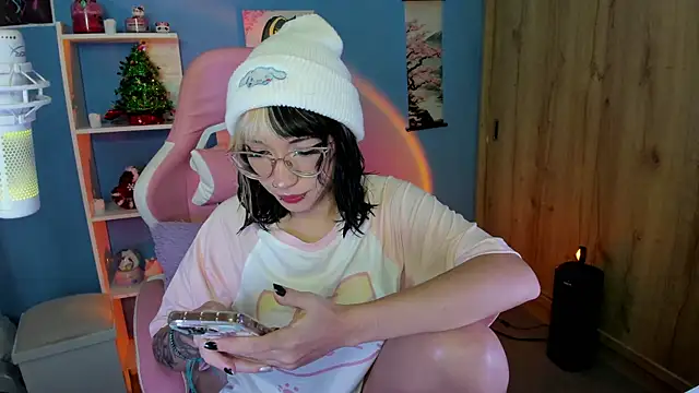 Snapshot of Artic_love chatting on 03.04.25 Artic love online show from 03.04.25