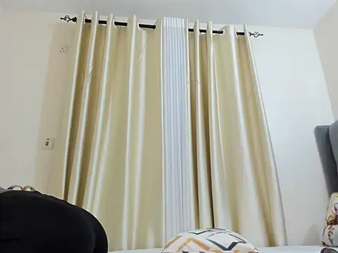 Snapshot of dolly_booty chatting on 06.17.26 dolly booty online show from 06.17.26