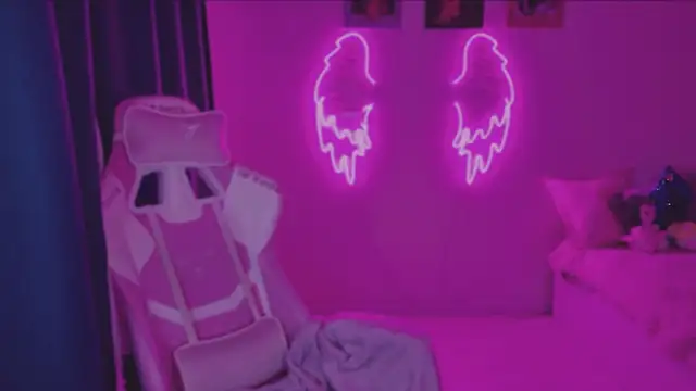 Snapshot of Elsie_Ginger chatting on 12.15.24 Elsie Ginger online show from 12.15.24