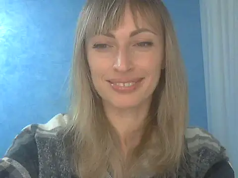 Snapshot of EffectMaya chatting on 11.02.25 EffectMaya online show from 11.02.25