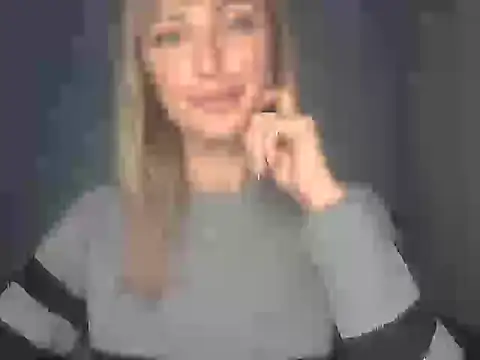 Snapshot of EffectMaya chatting on 11.04.25 EffectMaya online show from 11.04.25