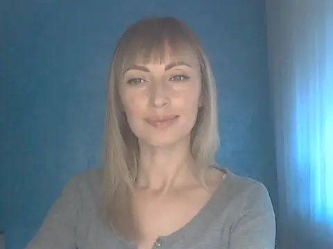 Snapshot of EffectMaya chatting on 11.12.25 EffectMaya online show from 11.12.25