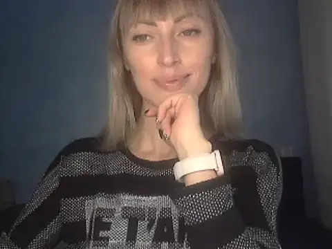 Snapshot of EffectMaya chatting on 11.17.25 EffectMaya online show from 11.17.25