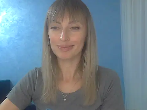 Snapshot of EffectMaya chatting on 11.21.25 EffectMaya online show from 11.21.25