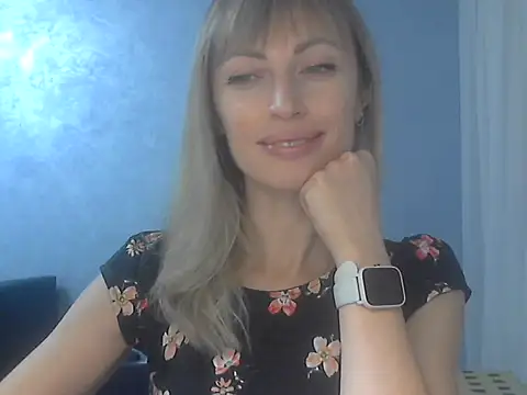 Snapshot of EffectMaya chatting on 11.24.25 EffectMaya online show from 11.24.25