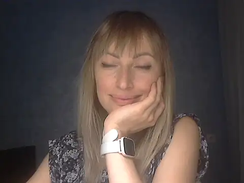 Snapshot of EffectMaya chatting on 12.01.25 EffectMaya online show from 12.01.25