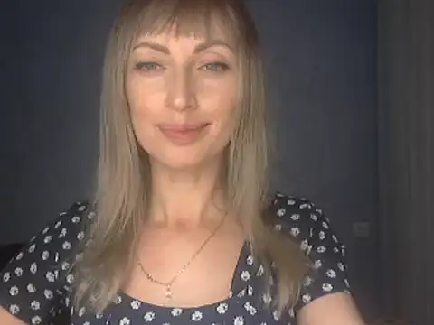 Snapshot of EffectMaya chatting on 12.14.25 EffectMaya online show from 12.14.25