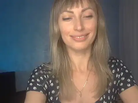 Snapshot of EffectMaya chatting on 12.15.25 EffectMaya online show from 12.15.25