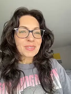 BeautifulMesss online show from 04.15.26