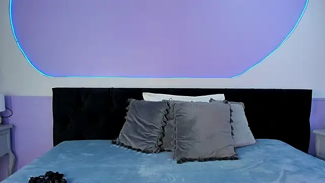 Julieta Cortes   online show from 11.26.25