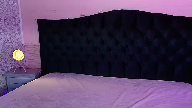 Julieta Cortes   online show from 04.08.26