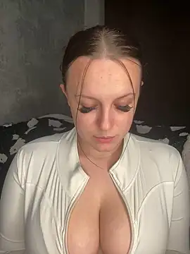 Snapshot of riri_bstvx chatting on 03.04.25 riri bstvx online show from 03.04.25