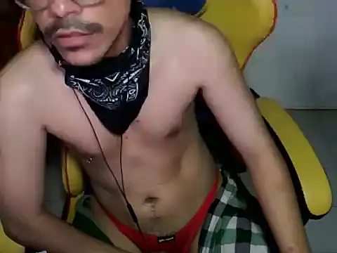 Snapshot of cloudyth1994 chatting on 02.26.25 cloudyth1994 online show from 02.26.25