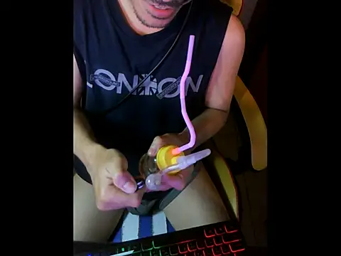 Snapshot of cloudyth1994 chatting on 09.27.25 cloudyth1994 online show from 09.27.25