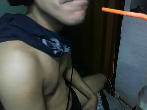 Snapshot of cloudyth1994 chatting on 11.17.25 cloudyth1994 online show from 11.17.25